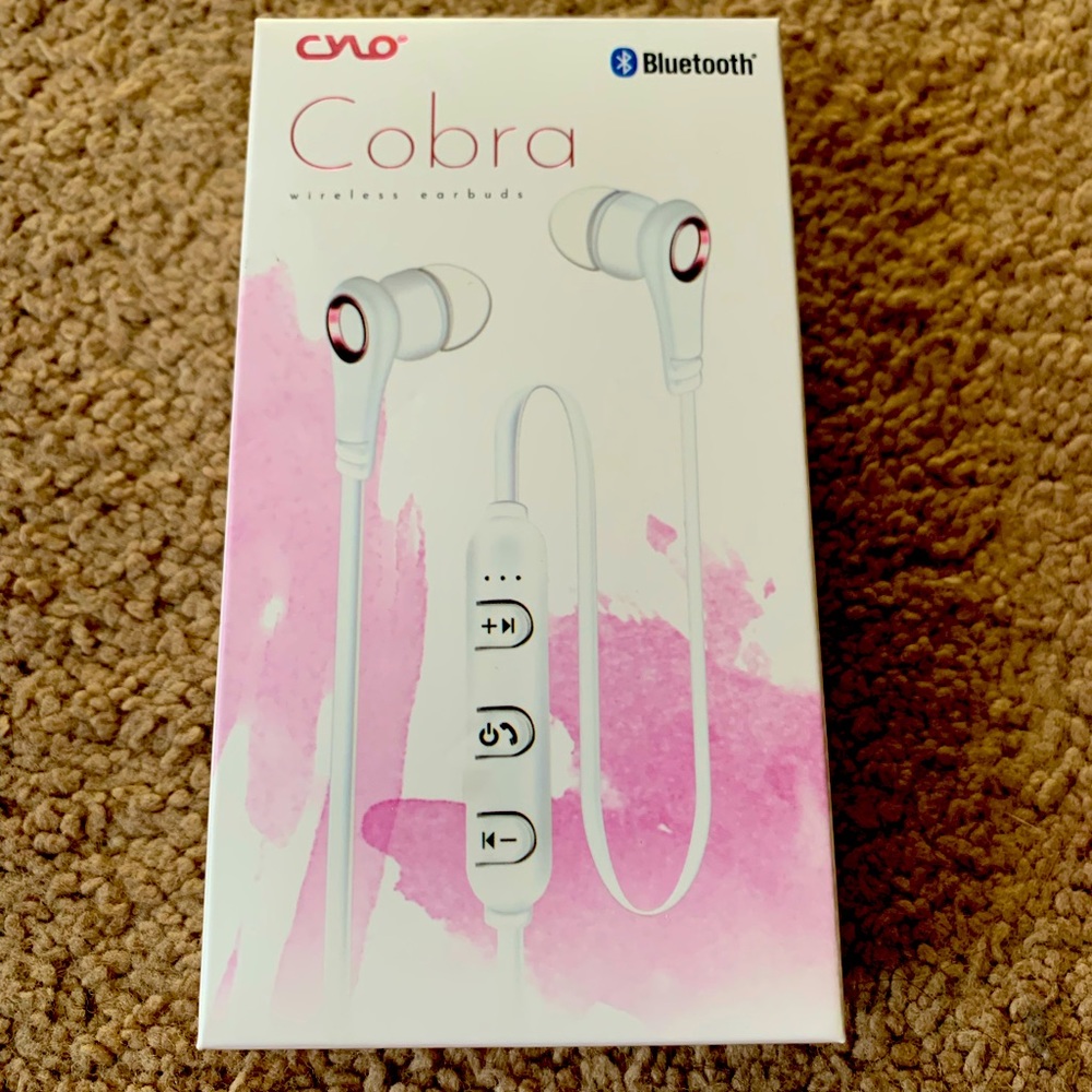 CYLO Cobra Wireless Earbuds.